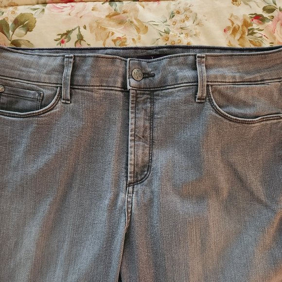 NYDJ SAMANTHA SLIM Straight Leg Jeans Light Wash Gray Size 14 32" Inseam Pockets - Picture 2 of 10